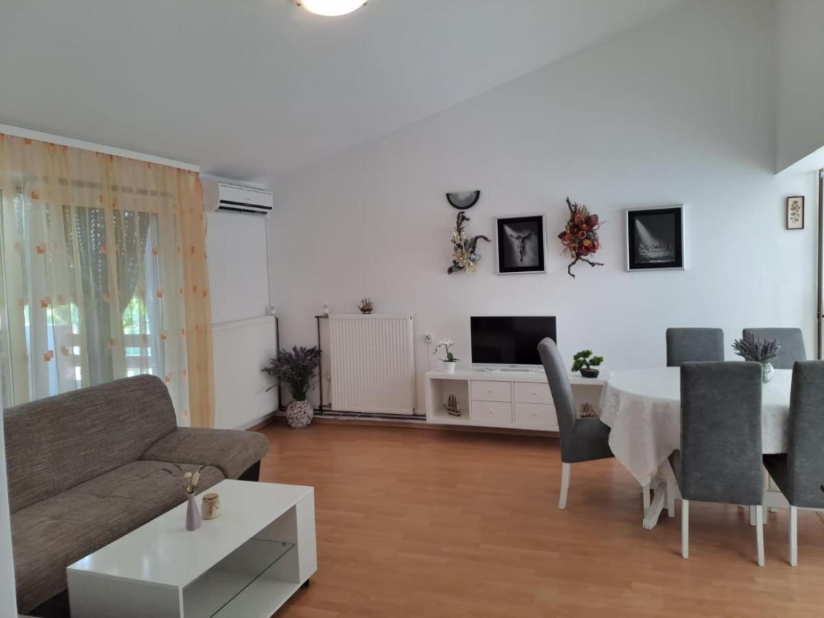 Ema Apartment *
